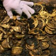 Cina, scoperte monete d’oro in tomba di 2mila anni fa FOTO 3