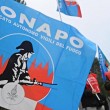 I sindacati della polizia e delle Forze dell'ordine hanno protestato sotto casa di Matteo Renzi, a Pontassieve, contro i tagli alla sicurezza 2