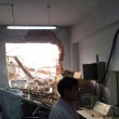 Cina, demolito ospedale con pazienti e medici dentro2