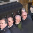 Celine Dion distrutta a funerali marito3