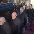 Celine Dion distrutta a funerali marito11