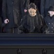 Celine Dion distrutta a funerali marito