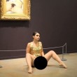 Deborah de Robertis nuda di nuovo al museo d'Orsay