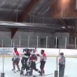 Hockey, rissa coinvolge 8 giocatori e un arbitro8