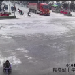 YOUTUBE Cina, camion travolge tre ragazze in scooter: illese 2