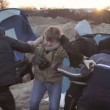 VIDEO YOUTUBE - Migranti assaltano giornalisti nella Giungla