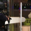 Fucile giocattolo blocca Termini: psicosi Isis, tilt polizia