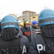 Ilva, ancora proteste a Genova: blindati fermano corteo12