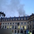YOUTUBE Parigi: incendio Hotel Ritz, fumo in cielo FOTO4