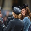 VIDEO YOUTUBE Kate Middleton in divisa militare visita Raf 04