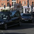 Dublino, funerale stole Casamonica del boss: fiori, carrozze e cavalli al rito funebre di David Byrne. 7