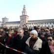 Funerale Umberto Eco, folla al Castello Sforzesco 07