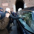 Funerale Umberto Eco, folla al Castello Sforzesco 08