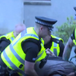 YOUTUBE Polizia Usa impara da quella scozzese a non uccidere 6
