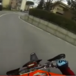 YOUTUBE Motociclista investe pedone su strisce e filma tutto 4