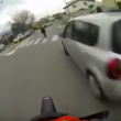 YOUTUBE Motociclista investe pedone su strisce e filma tutto 6
