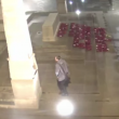 VIDEO YOUTUBE Filmato mentre fa pipì sul monumento ai caduti 6