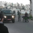 YOUTUBE Polizia Israele fa cadere palesinese da carrozzina 2