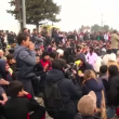 Migranti sfondano confine Grecia-Macedonia. Sgombero Calais