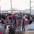 Migranti sfondano confine Grecia-Macedonia. Sgombero Calais 2