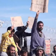 Migranti sfondano confine Grecia-Macedonia. Sgombero Calais 6