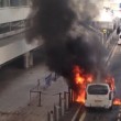 Taxi in fiamme all'aeroporto di Glasgow