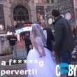 Times Square, a 65 anni sposa 12enne4