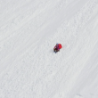 YOUTUBE Cade da sci e scivola per 300 metra su neve, illesa5