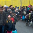 Austria tetto ai migranti, scontro con Europa: "È illegale"