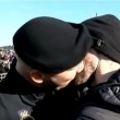 Bacio gay tra marines: il primo nella storia del Canada FOTO 3