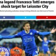 Il capitano della Roma, Francesco Totti, con la maglia del Leicester