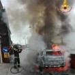 Fumo da cofano auto: donna scende e...scoppia incendio FOTO 2