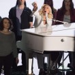 Elton John e Lady Gaga, concerto: lei poi canta a Oscar 5