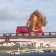 londra YOUTUBE Bus esplode su ponte a Londra. Panico, ma era film 05