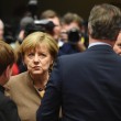 Patatine fritte per Merkel, gamberetti e avocado per Renzi