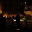 Roma, si tuffa nudo nella fontana di piazza Navona VIDEO2