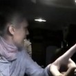 Telecamera Dashcam: il passeggero sputa alla donna taxista