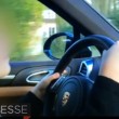 A 90km/h con Porsche a 9 anni: padre è seduto accanto4