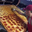 Pizza domicilio gigantesca per 16 persone3