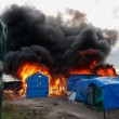 YOUTUBE Calais: sgombero Giungla, prima scontri ora riprende