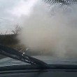 YOUTUBE Rischia morte per parabrezza inondato da splash02