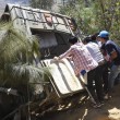 YOUTUBE Guatemala, cade bus da burrone: 19 morti4