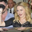 Madonna, divieto abusivo di parcheggio: "Str...strada è mia"