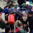 Migranti attraversano fiume in piena: 3 morti in Macedonia 8