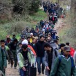 Migranti attraversano fiume in piena: 3 morti in Macedonia 9