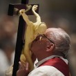 Papa Francesco, via Crucis blindata: Terrorismo profana Dio 2
