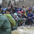 YOUTUBE Migranti morti mentre attraversavano fiume confine