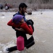 YOUTUBE Migranti morti mentre attraversavano fiume confine 7