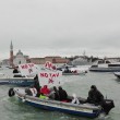 Corteo sull'acqua contro Tav e grandi navi a Venezia4