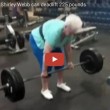 YouTube, la nonna "Hulk": alza 100 kg senza fatica. VIDEO